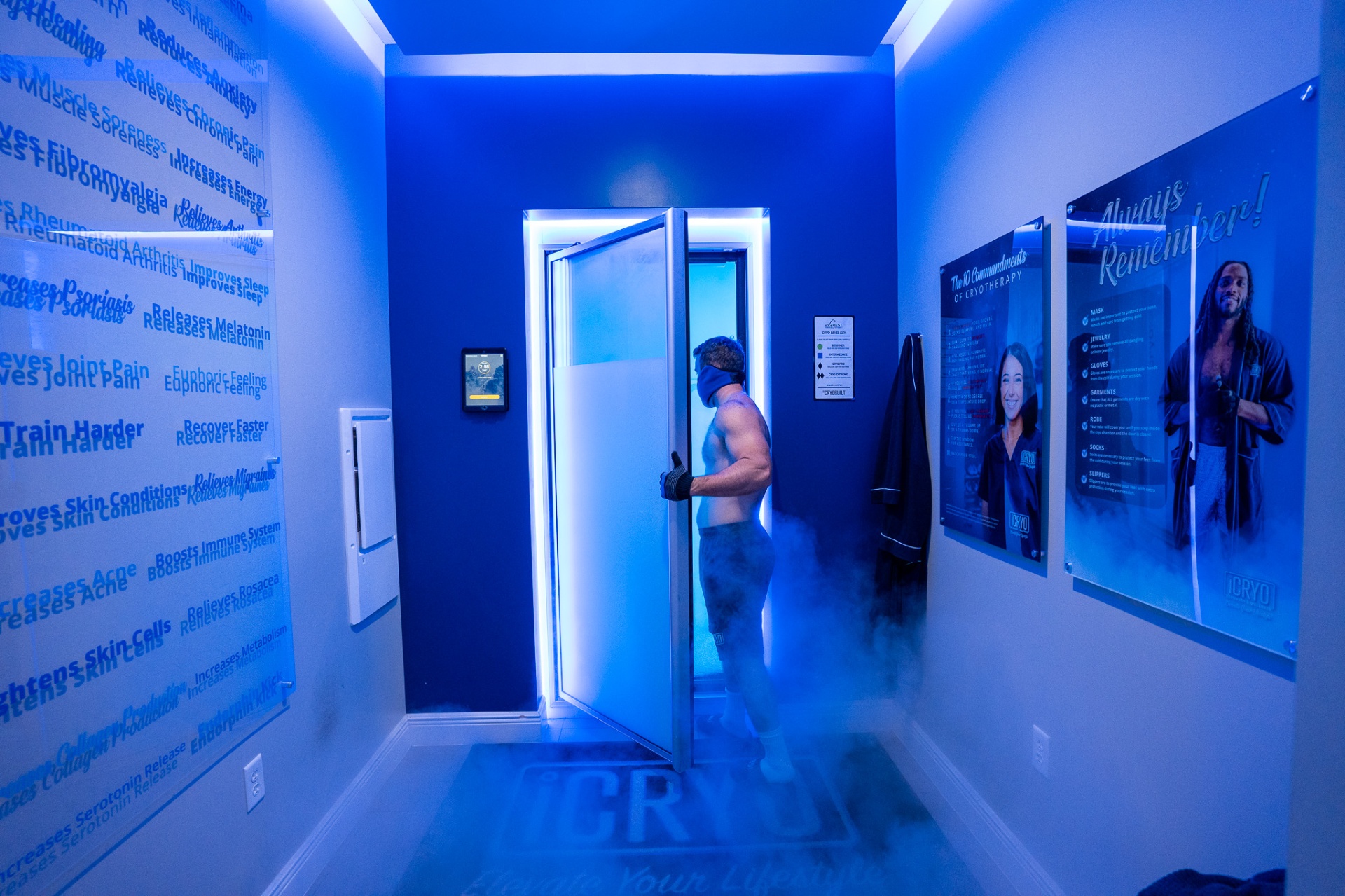 iCRYO Mauldin cryotherapy chamber room