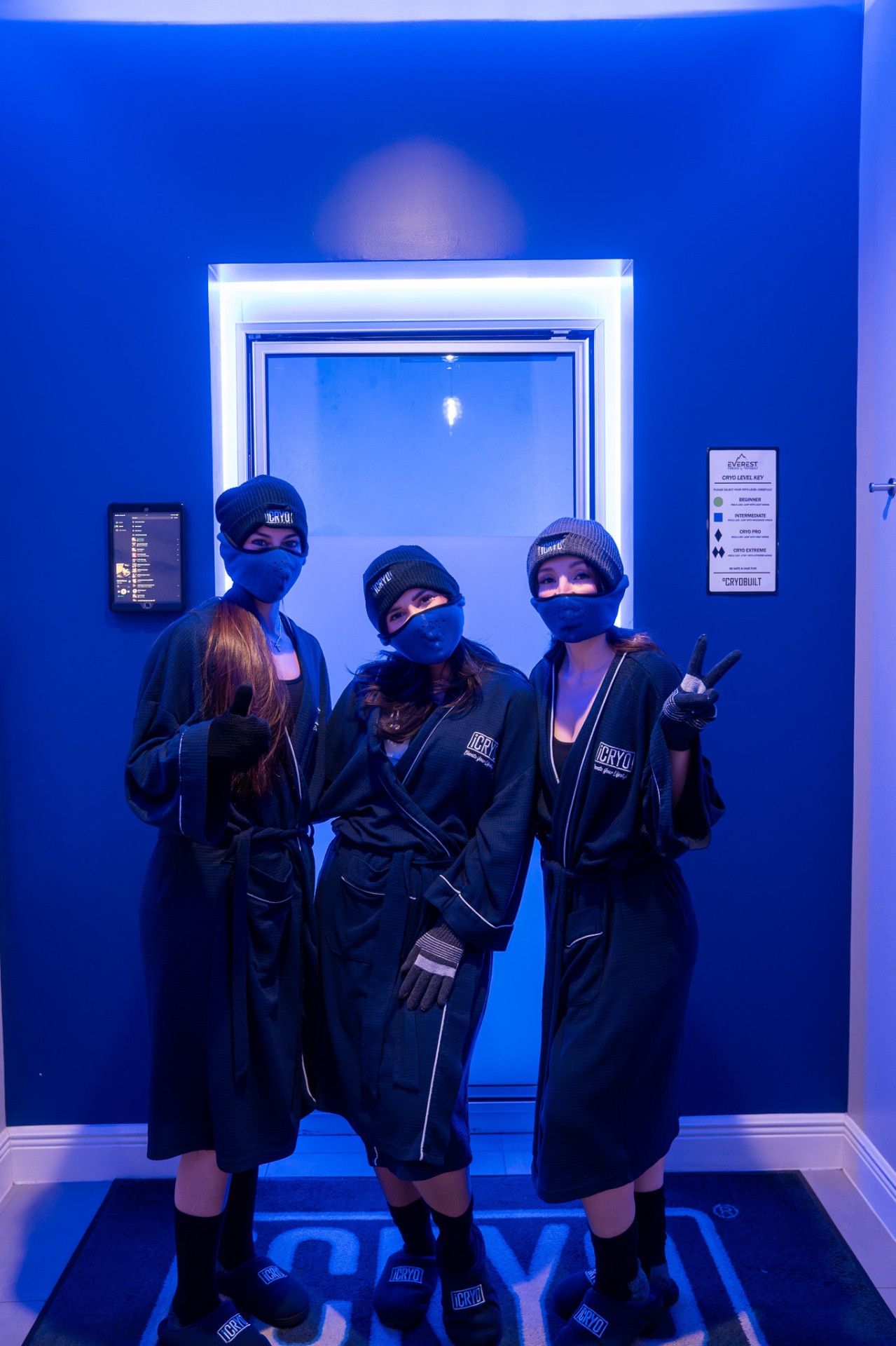 iCRYO Mauldin guests in cryo robes ready for their session